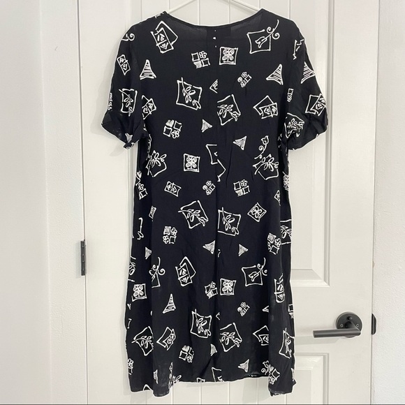 Vintage Notations Motif Prints Short Sleeves Dress - Picture 5 of 6